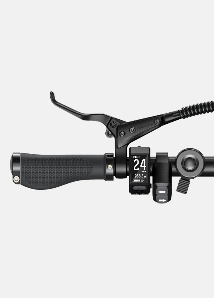 engwe p20 e city bike's display and grip